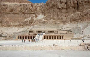 El Deir El Bahri